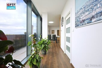 Luxusní Penthouse 2+kk s terasou, úložnou místností – Plzeň - 11