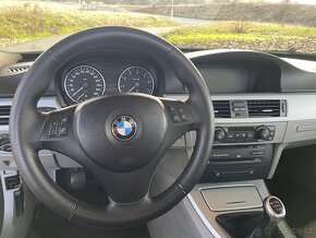 BMW E91 325i plná výbava - 11
