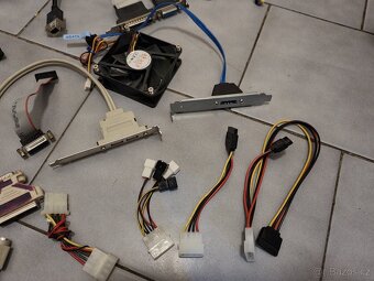 Kabely do PC, redukce, vga  a ostatní. - 11