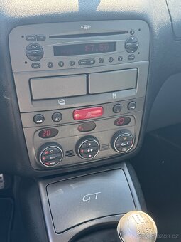Alfa Romeo GT 1.9jtd rok 2008 - 11