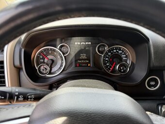 Dodge RAM 1500 5,7 HEMI - 11