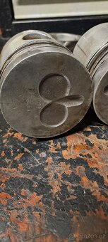 Prodám 4x píst motoru rs09 - 11