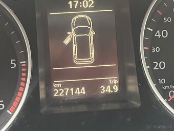 Volkswagen Passat B7 2.0 TDI Combi tažné - 11