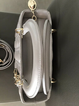 Dámská kabelka DIOR s účtenkou, úplně nová, světle šedá, kom - 11