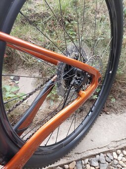 Horské kolo GIANT  KARBON - 11