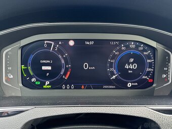 Volkswagen Passat GTE 2021 - 11