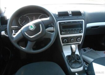 Škoda Octavia 1,8 TSI 118 kW 4 x 4 Serviska benzín - 11