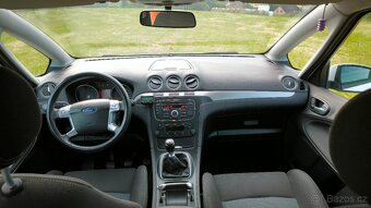 Ford S-Max - 11