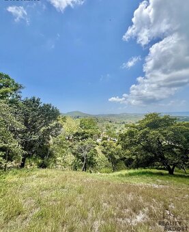 Prodej stavebního pozemku - 11