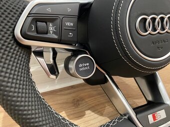AUDI R8 VOLANT SPORTOVY - START/STOP - DRIVE SELECT - 11
