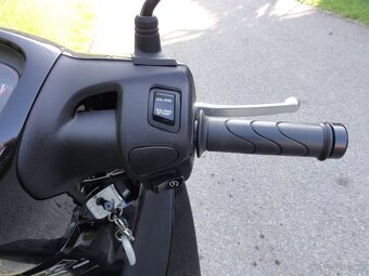 Honda Sh 150,najeto pouze 6 850 km, TOP STAV, STK do 05/2029 - 11