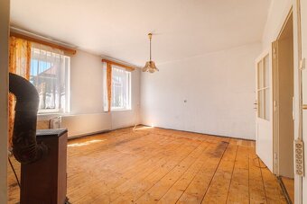 Prvorepubliková vila 5+2 (7+3) 380m2 / balkon /garáž / zahra - 11