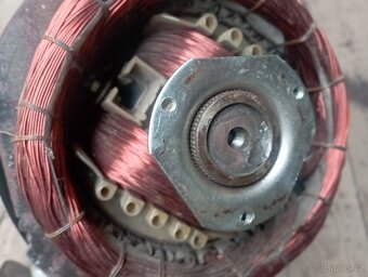 ELEKTROCENTRÁLA ZIPPER - ZIMNÍ SLEVA - LIKVIDACE - 11