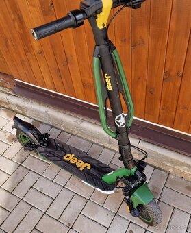 Elektrická koloběžka Jeep 2xe ADVENTURER - 11