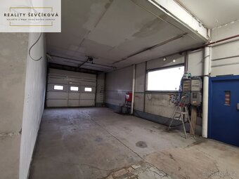 Pronájem komerčního objektu s halou, 400 m 2 + 400 m2 plochy - 11