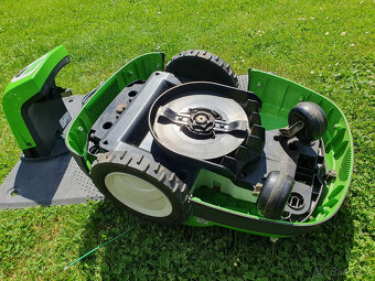 Automatická robotická sekačka Viking iMow MI 422 P - 11