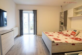 Prodej rodinného domu 4+kk, 3+kk a 2+kk, 250 m2, pozemek 180 - 11
