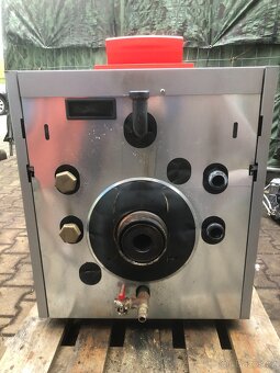 Prodám  kotel na olej  18 - 19,6  Kw - 11