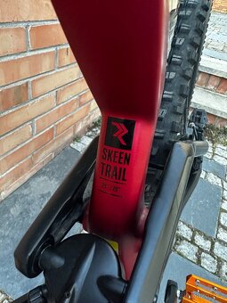 Radon skeen trail, CF 9.0, 20” - SLEVA - 11