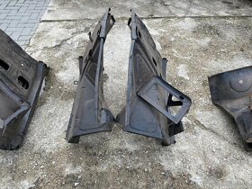 Lada Vaz Žiguli ,2103,2106, přední vnitřní podběhy originál - 11