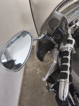 Yamaha Royal Star 1300 Venture - 11
