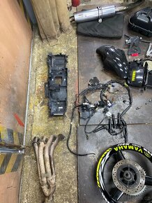 Yamaha R6 1998 - 2002 náhradní díly - 11