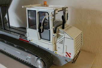 Pásový sklápěč Caterpillar 112 - 11