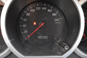 ++SUZUKI VITARA 4x4 3.Dv.1.6 78kw - 11