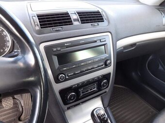 Škoda Octavia II 1.2 TSI Elegance – kůže, xenony, 130 000 km - 11