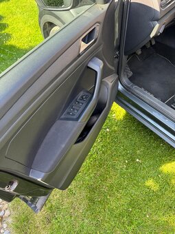 Volkswagen T-Roc - 11