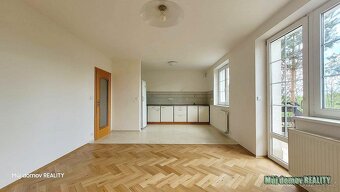 Dům na prodej 8+1, 354m2, 3x balkon, terasa a zahrada 200m2. - 11