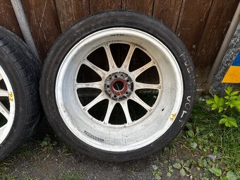 Sada alu kol 5x100 r18 s pneu 225/40/18 s hezkým vzorkem - 11