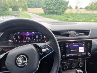 Superb Scaut 2,0TDI - 11