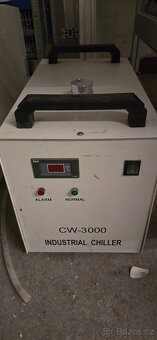 Laserová gravírka Dräger, Synrad, otočný stůl. - 11