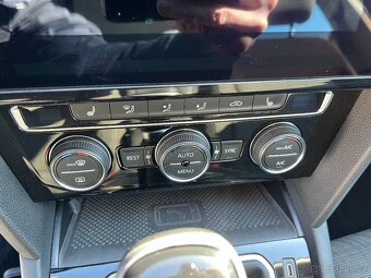 Volkswagen Passat 2.0TDI 110kW 1.majitel Manuál - 11