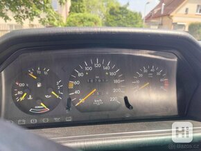 MERCEDES BENZ 124 (rok 1987) - 11