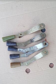 Držák baterie zrcátko páka ruční brzdy plachta na sajdu - 11