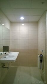 Pronájem kanceláře 36 m2 v centru města - 11