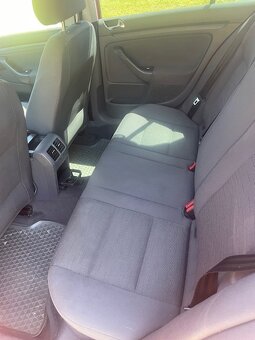 Prodám VW Golf 5,  1,4Mpi - 11