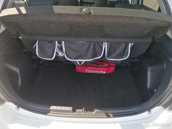 Toyota yaris 1.3 vvti - 11