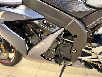 YAMAHA YZF - R1 - 11
