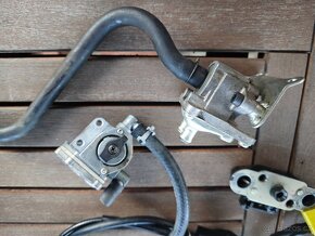 Suzuki GS 500 - díly - karburátory - 11