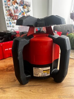 Hilti PR 30 HVS A12 rotační laser s latí a stativem - 11