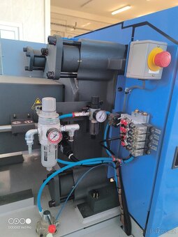 Vstřikovací lis na plasty JSW J100ADS-180U 45 - 11