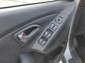 Hyundai ix35 4x4 - PĚKNÝ STAV - 11