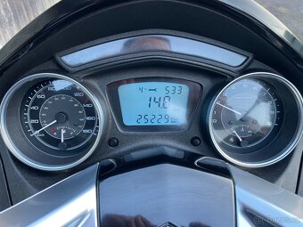 Dily Piaggio X10 - 11