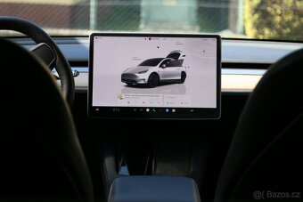 Tesla Model Y Performance Berlín, Tažné - 11