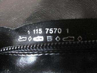 Černé stylové kozačky na podpatku 37 - 11