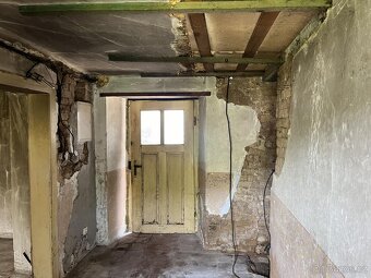 Prodej domu k demolici s krásným pozemkem o výměře 2095 m2 v - 11