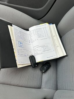 Volkswagen Golf V 1.4 Benzín - 11